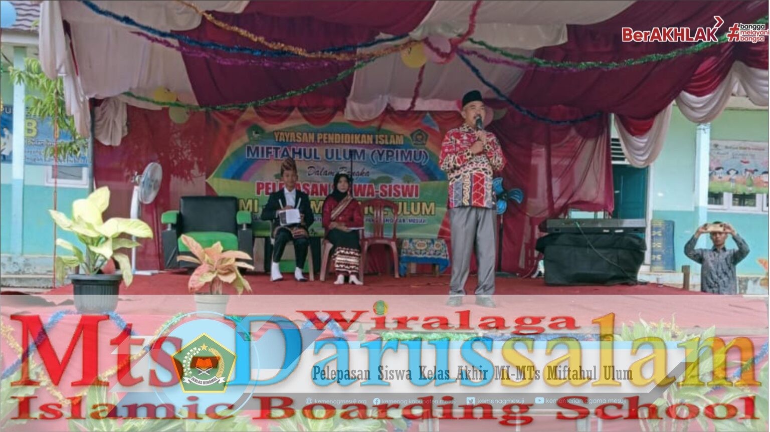 Kasi Pendis sampaikan pentingnya meningkatkan mutu Pendidikan, saat Pelepasan Siswa Kelas Akhir MI – MTs Miftahul Ulum Agung Batin